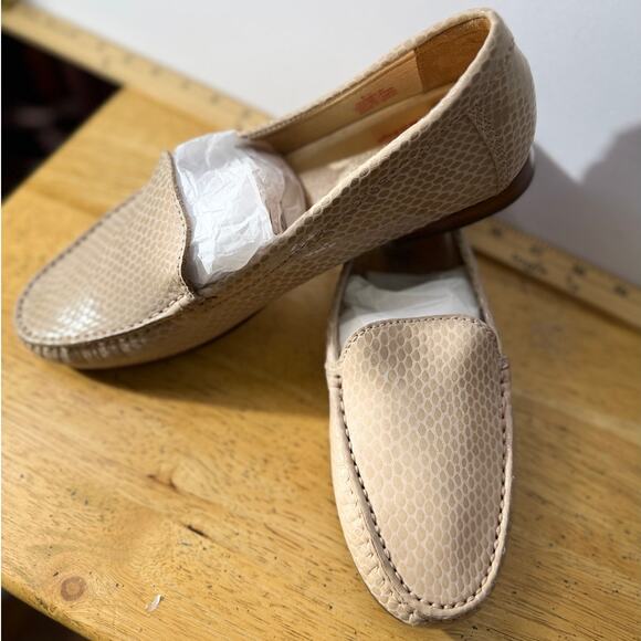 Marc Joseph NY Women's Loafer Size 8.5 Snake-Embossed Beige NWOB - Picture 2 of 8